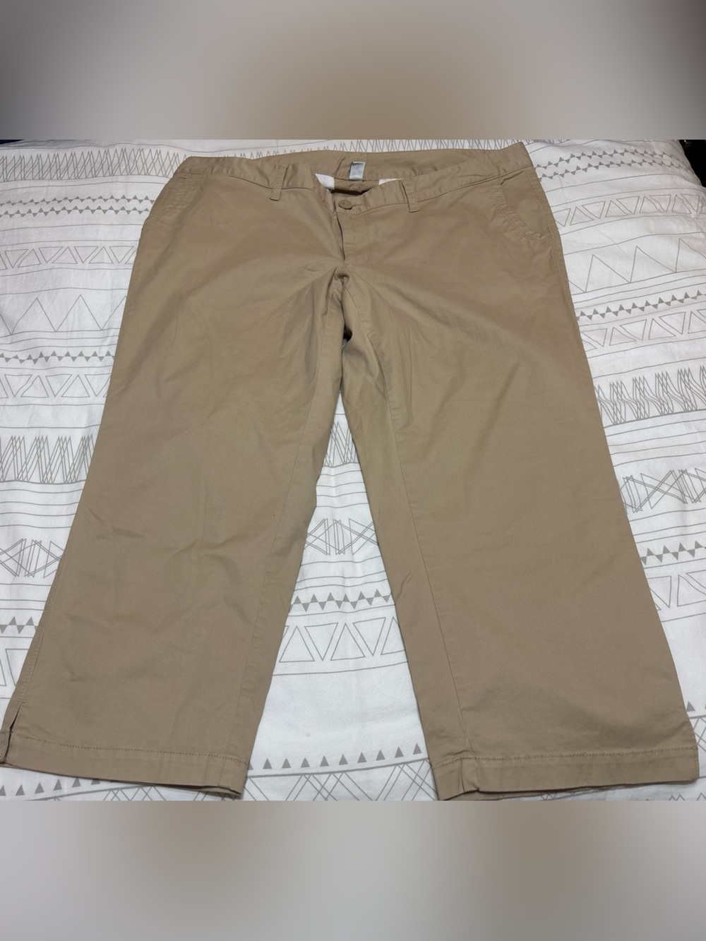 Old Navy Womens Plus Cropped Khaki Chino Pants - Beige